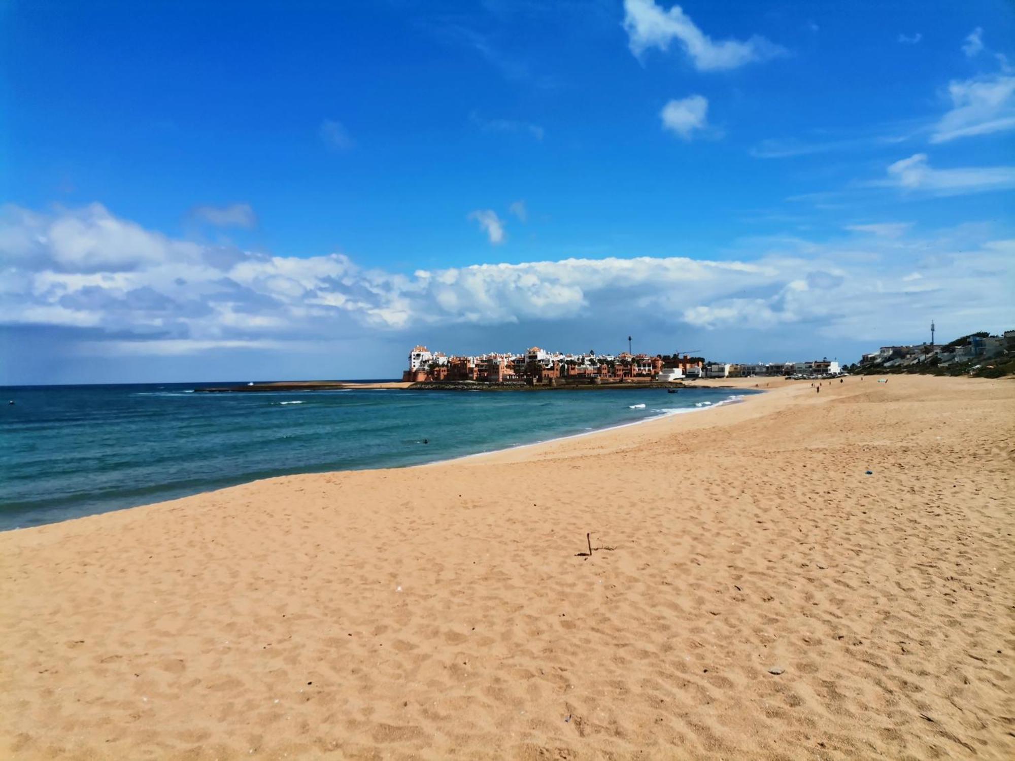 Grand Appartement Vue Golf A 2 Min De La Plage Bouznika Exterior photo